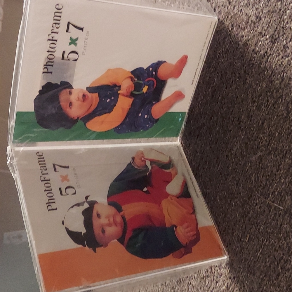 Joint 5x7 plastic photo frames